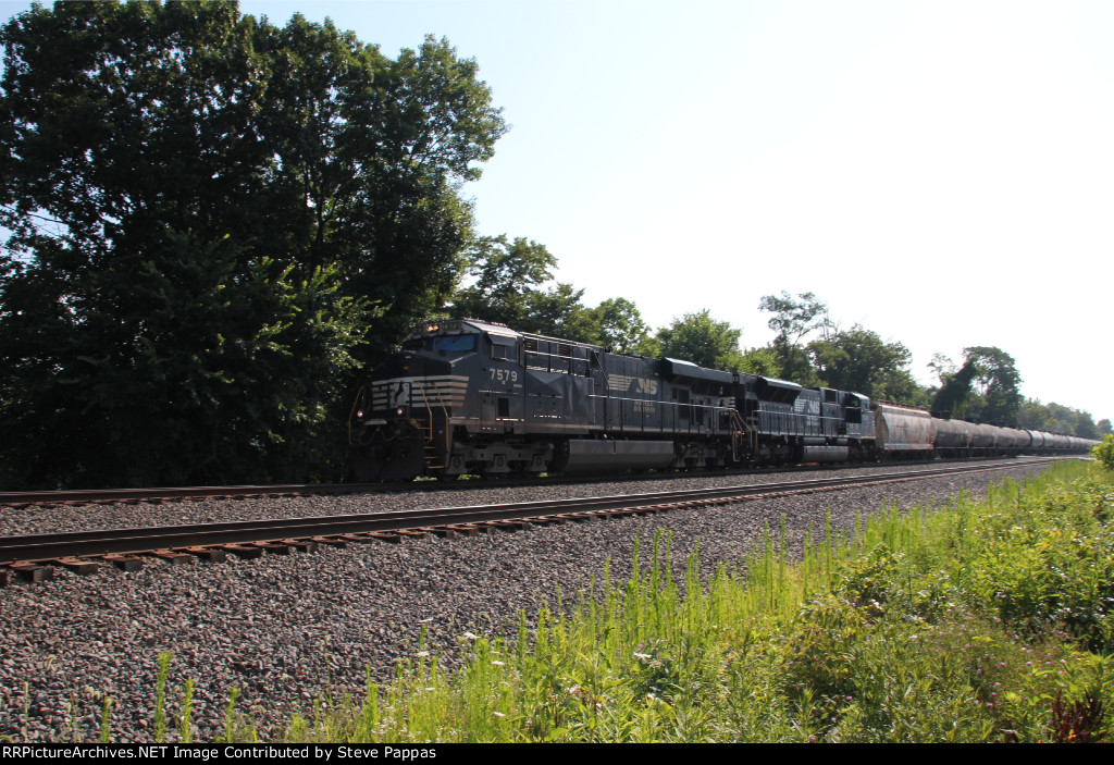 NS 7579 leads a tank train west